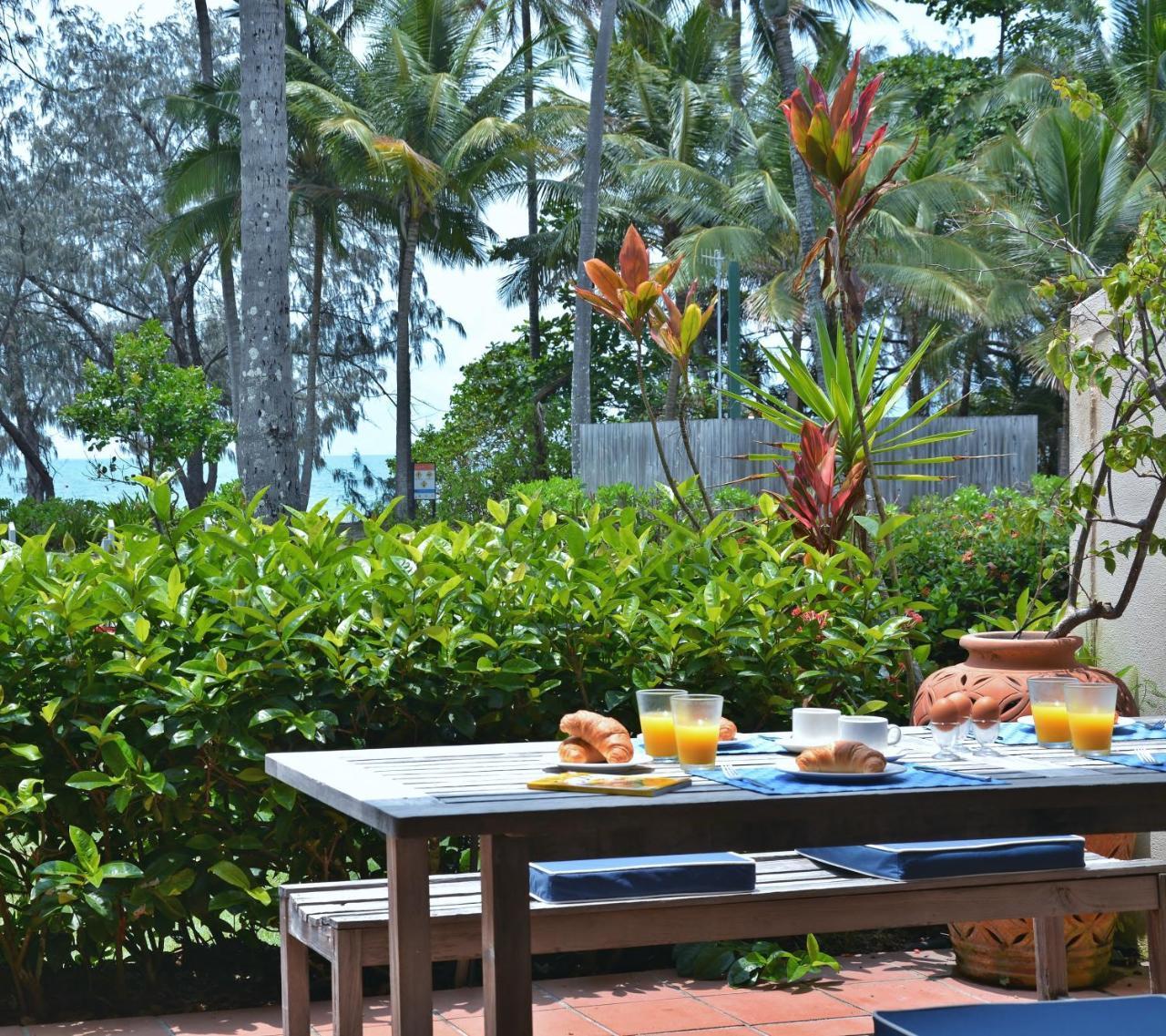 Number 2 On The Beach | Beautiful Beachfront Villa Port Douglas Exteriér fotografie